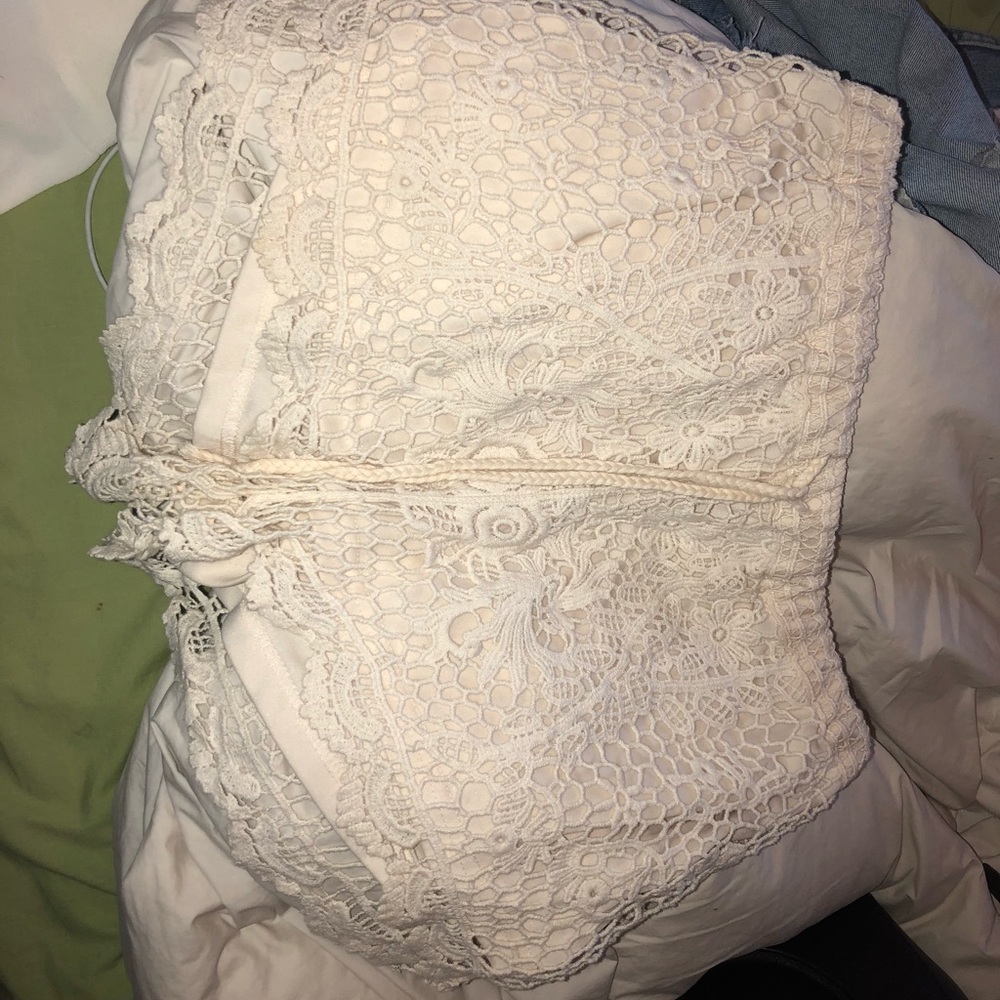 Perfect floral lace shorts